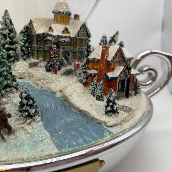 Bradford Exchange Thomas Kinkade Warm Glow of Christmas Candle Centerpiece Works - Picture 6 of 16